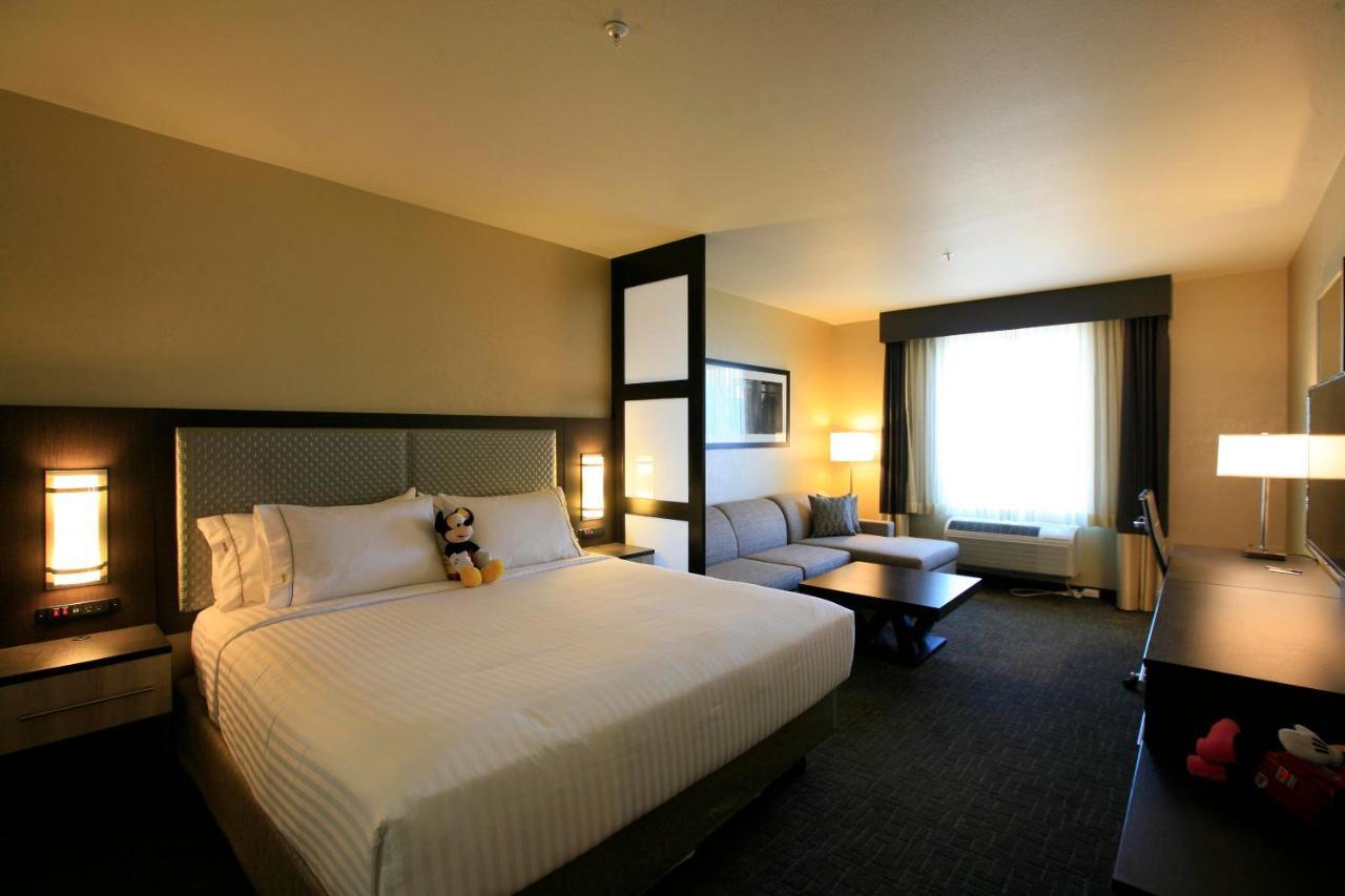 Holiday Inn Express & Suites Anaheim Resort Area By Ihg Buitenkant foto