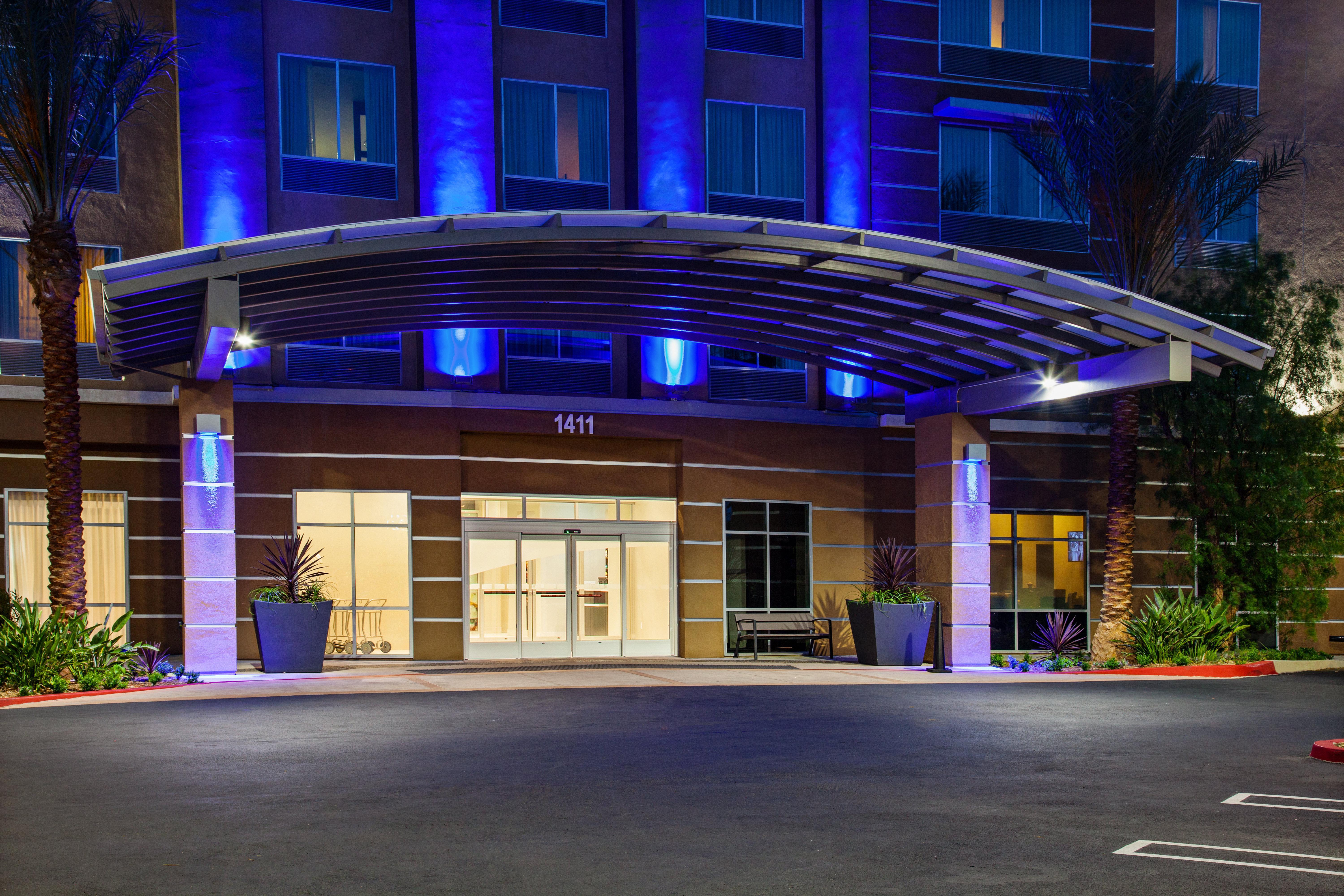 Holiday Inn Express & Suites Anaheim Resort Area By Ihg Buitenkant foto